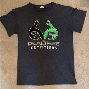 Realtree outfitters t-shirt